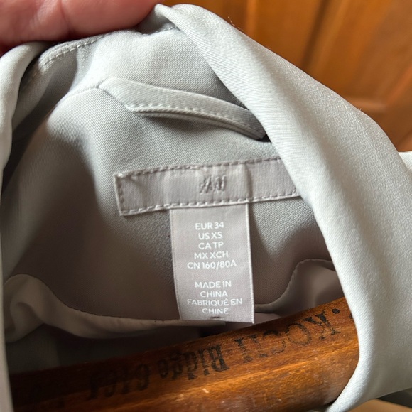 H&M gray women’s blazer size XS - Picture 3 of 4